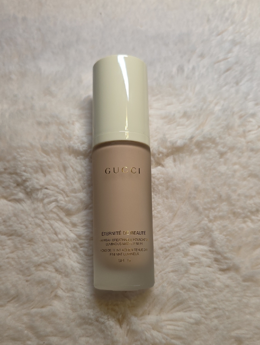 Gucci Éternité de Beauté Lightweight Foundation — Beige Bottle